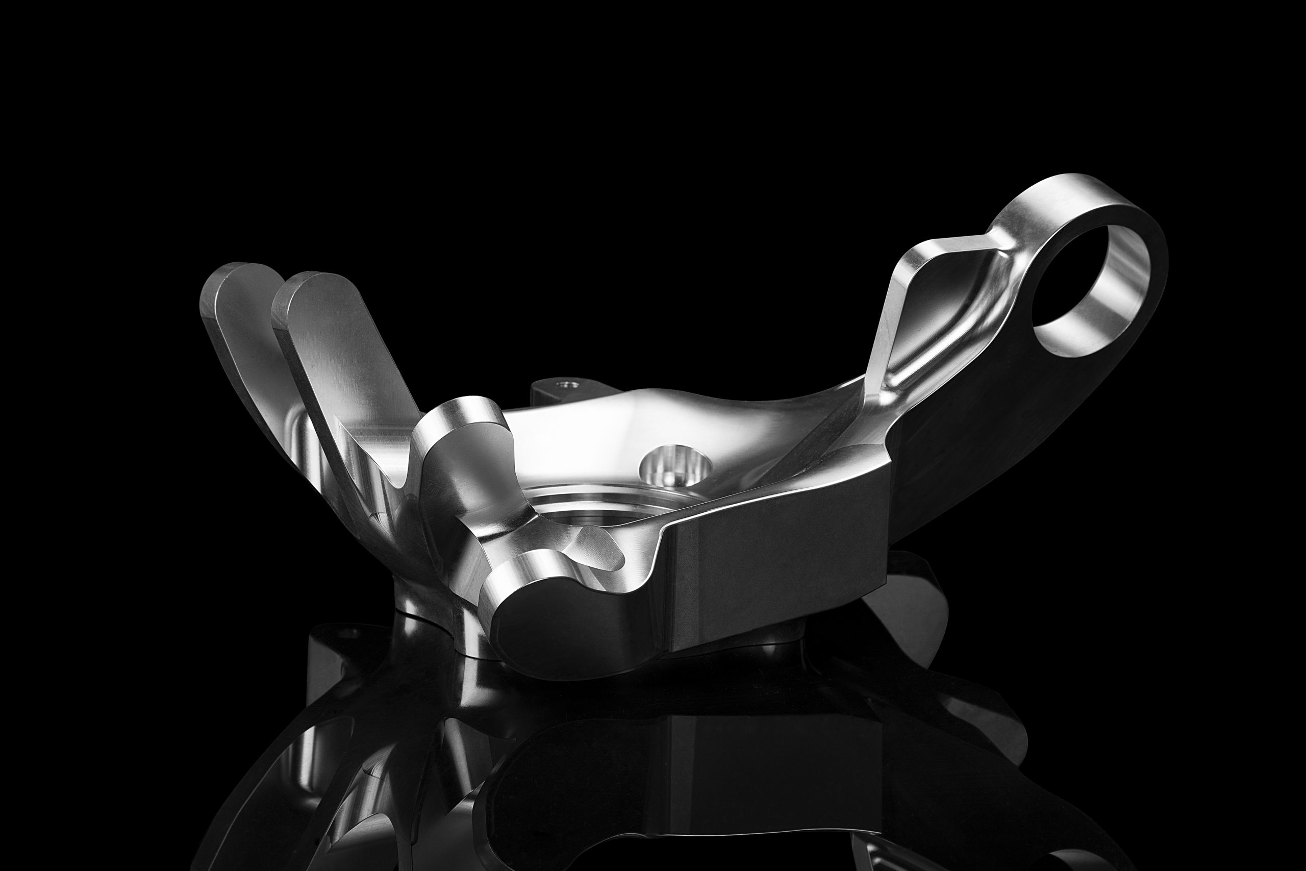P02-2-S06-Titanium-1-scaled-1