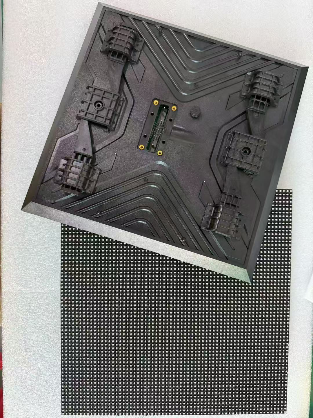 Indoor and Outdoor 45°, 90° Angle LED Display Module