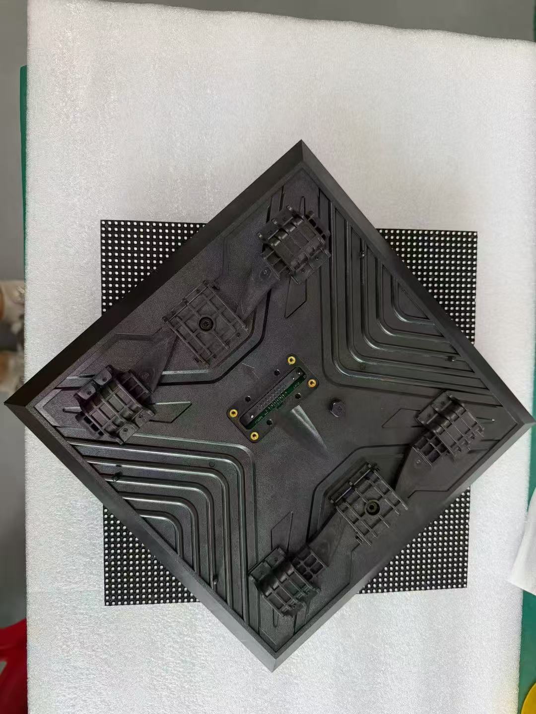 Indoor and Outdoor 45°, 90° Angle LED Display Module