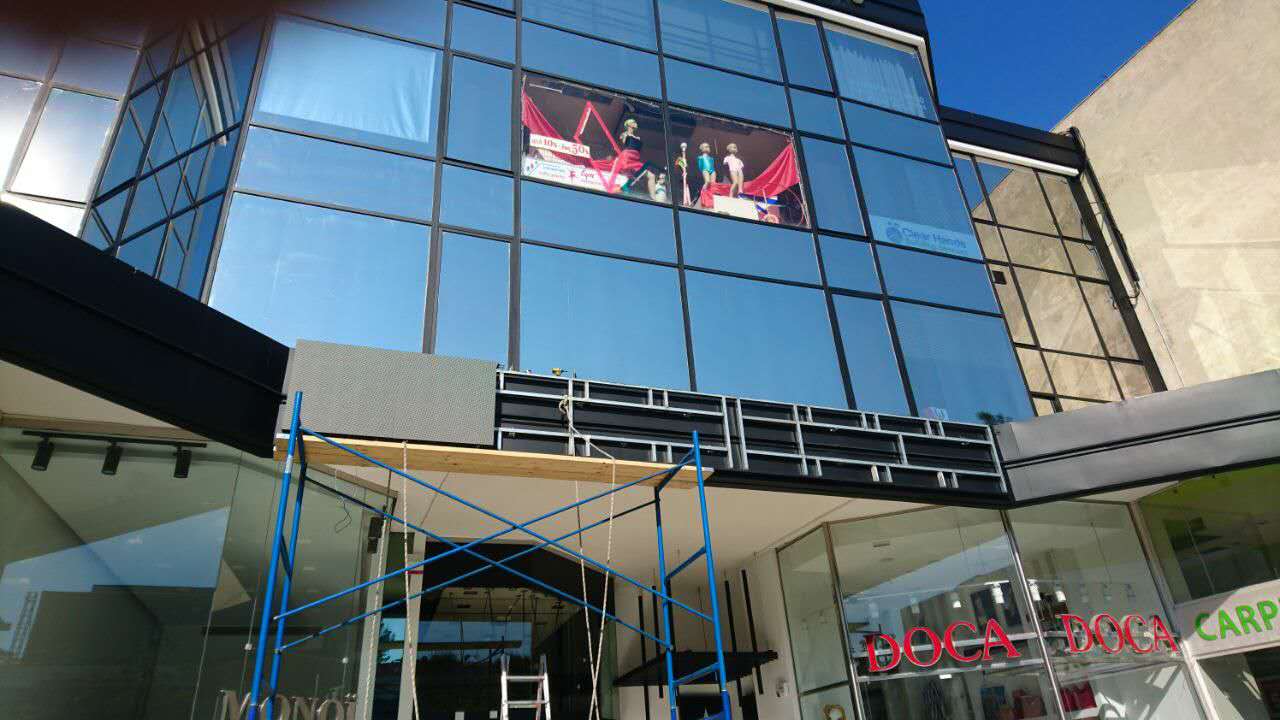 Outdoor Flip Front Open Cabinet LED Display P2.5 -P10 - Image 9