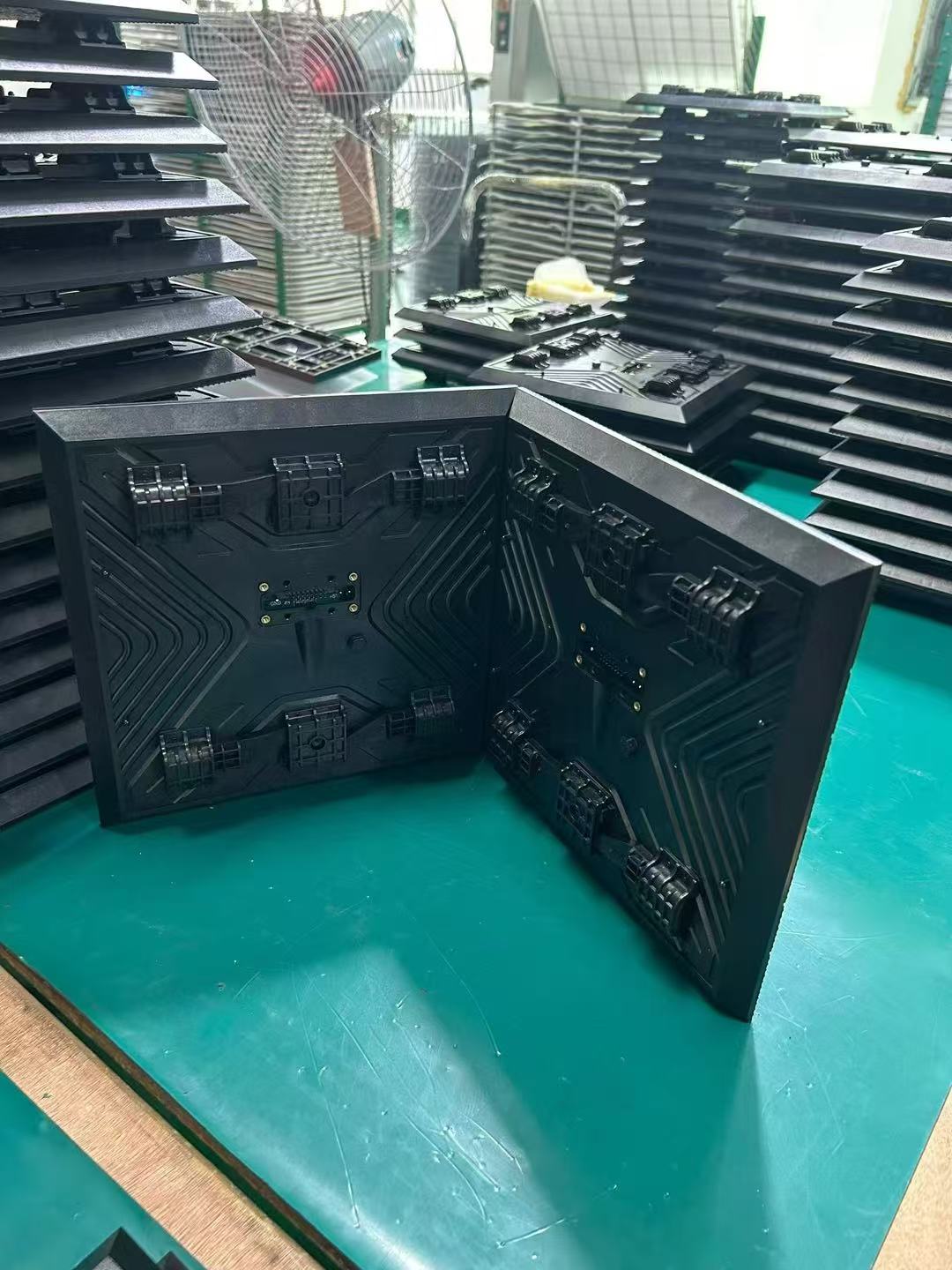 Indoor and Outdoor 45°, 90° Angle LED Display Module